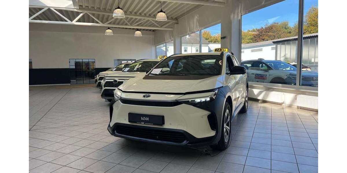 Toyota bZ4X 6.000 km 41.490 &euro; Hamburg 22111