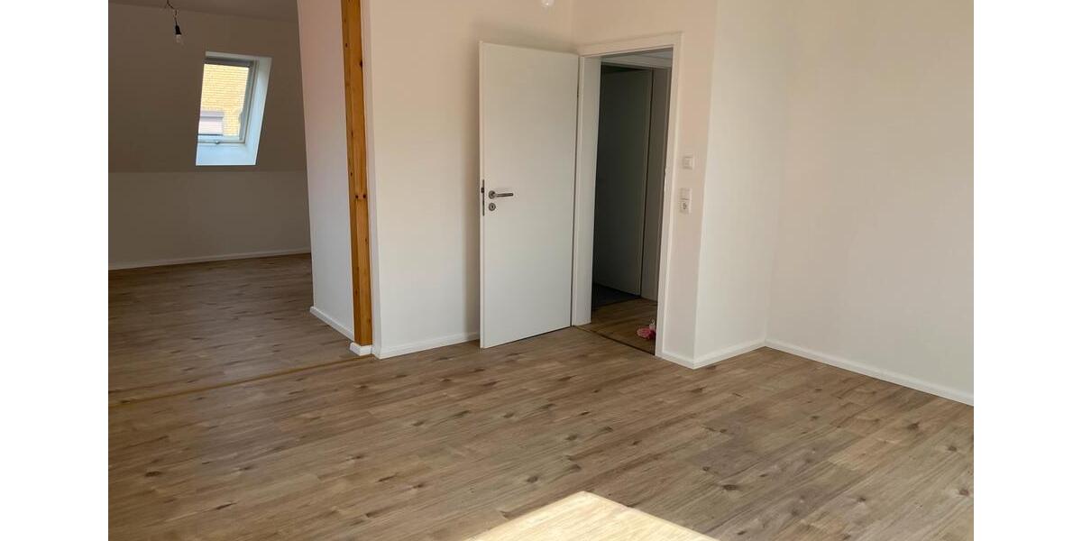 Etagenwohnung Schwülper - 3 Zimmer, 120 m&sup2;, 1.200&euro; | Angebot:26327337