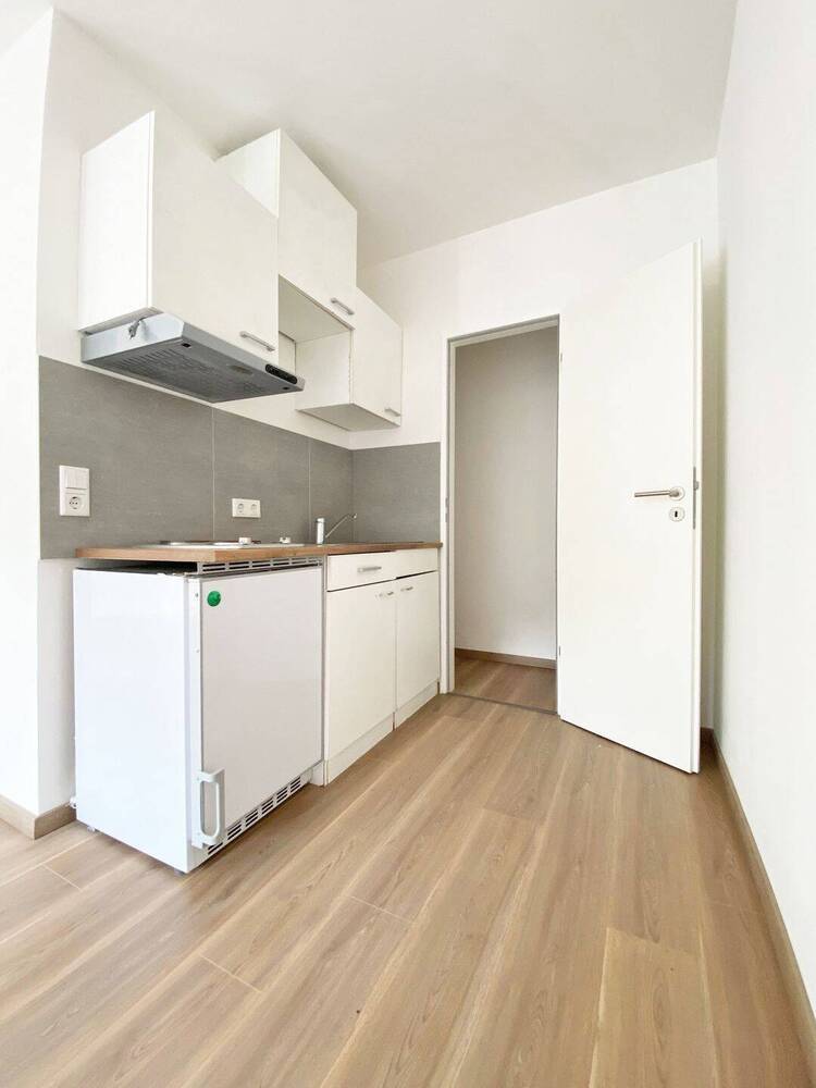 Fesenfeld Lichtdurchflutete SingleWohnung mit Balkon