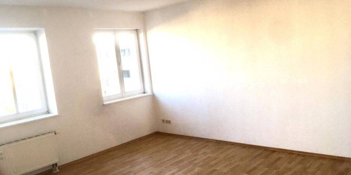 Etagenwohnung Dresden Friedrichstadt - 4 Zimmer, 100 m&sup2;, 757&euro; | Angebot:26343668