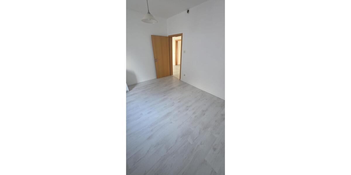 Etagenwohnung Emmerthal - 5 Zimmer, 110 m&sup2;, 850&euro; | Angebot:26099719