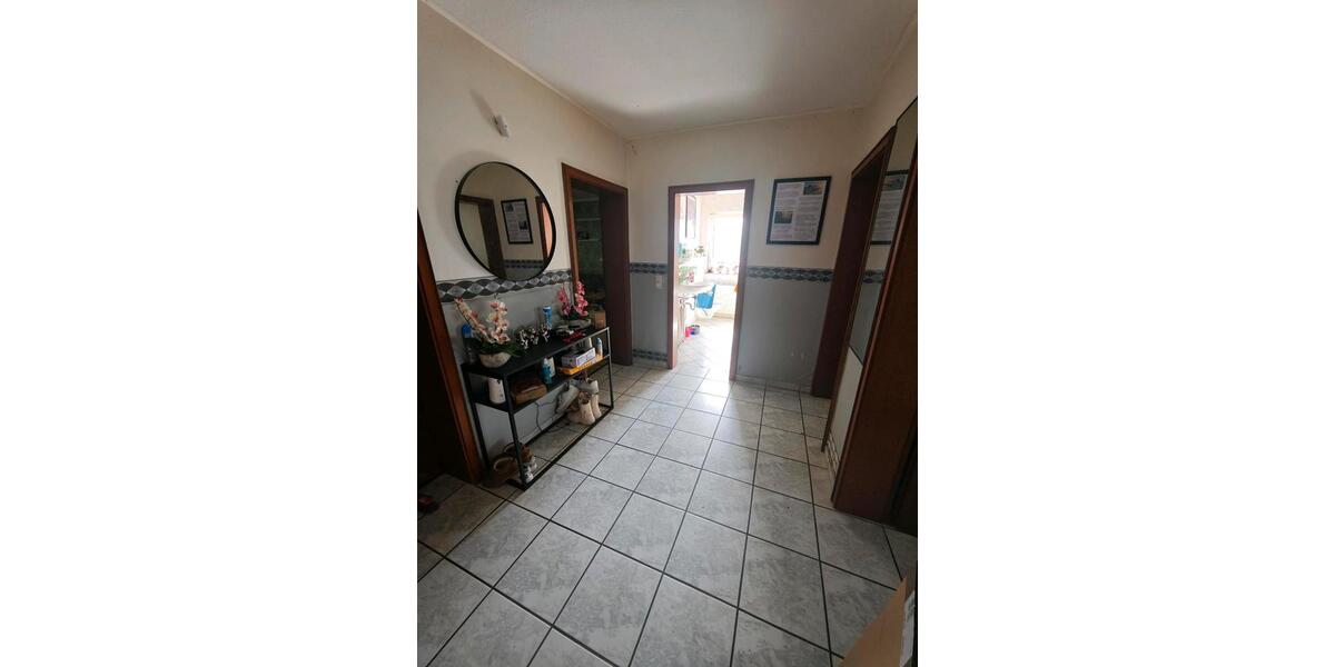 Hochparterre Bad Pyrmont - 3 Zimmer, 83 m&sup2;, 700&euro; | Angebot:26324439