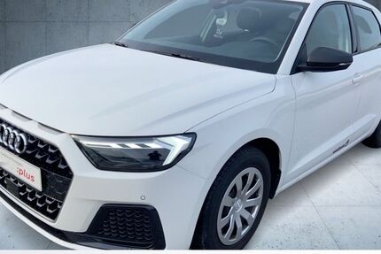 Audi A1 9.900 km 21.860 &euro; Saal a.d. Donau 93342