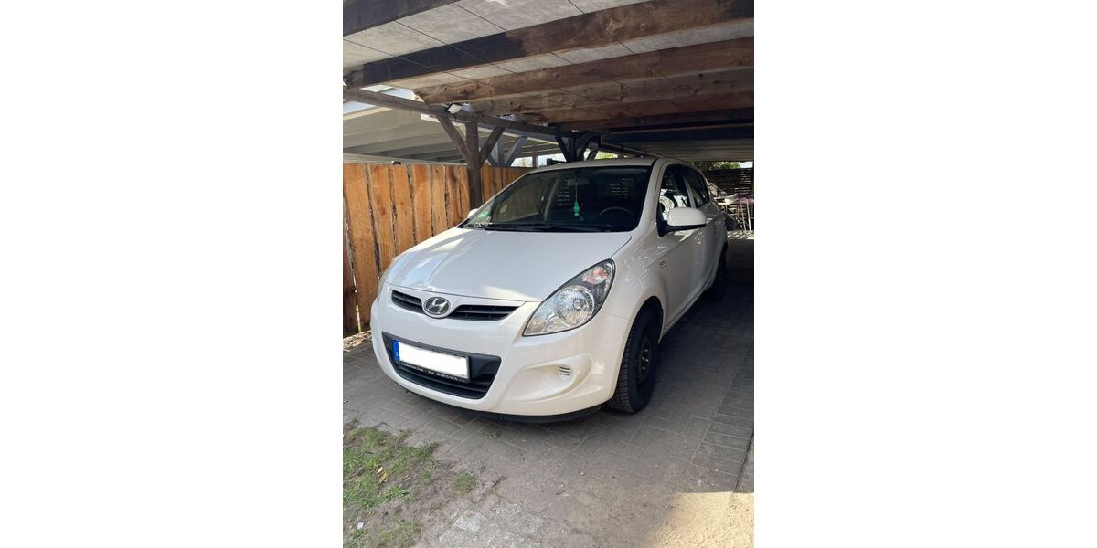 Hyundai i20 130.000 km 3.750 &euro; Schulzendorf 15732