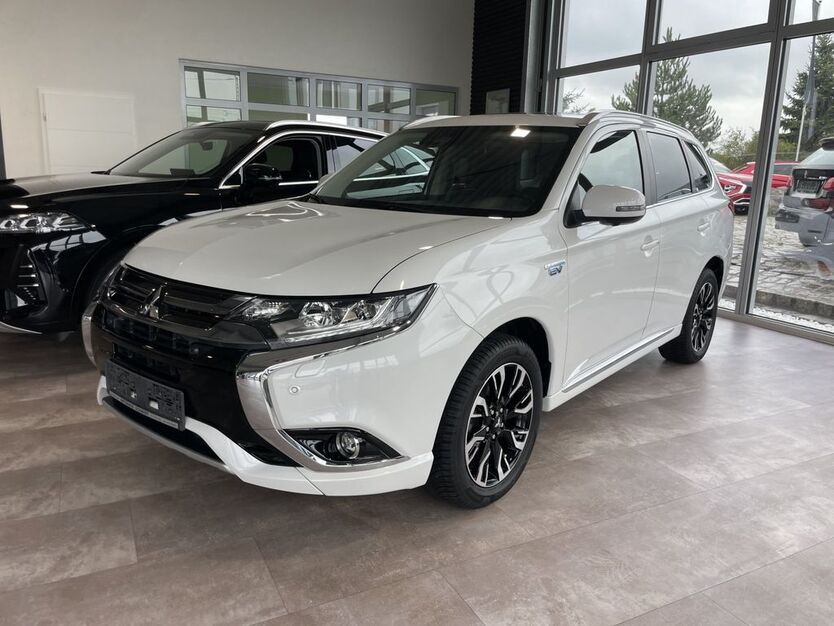 Mitsubishi Plug-in Hybrid Outlander 73.200 km 17.900 € Eilenburg 04838