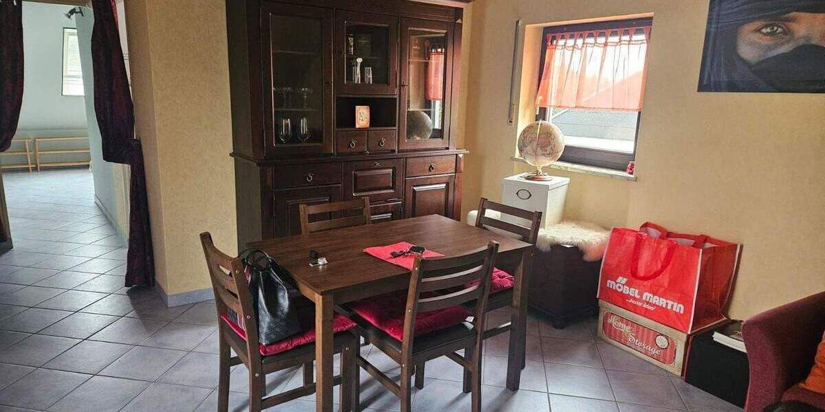 RESERVIERT - Sackgassenlage in Wiebelskirchen: 2,5 Zimmer Dachgeschoss Wohnung mit PKW Stellplatz 2 zimmer