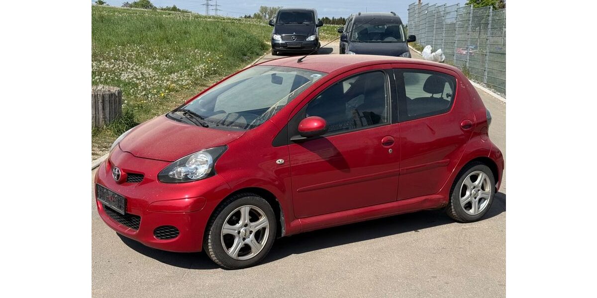 Toyota Aygo (X) 199.000 km 1.850 &euro; Dotternhausen 72359