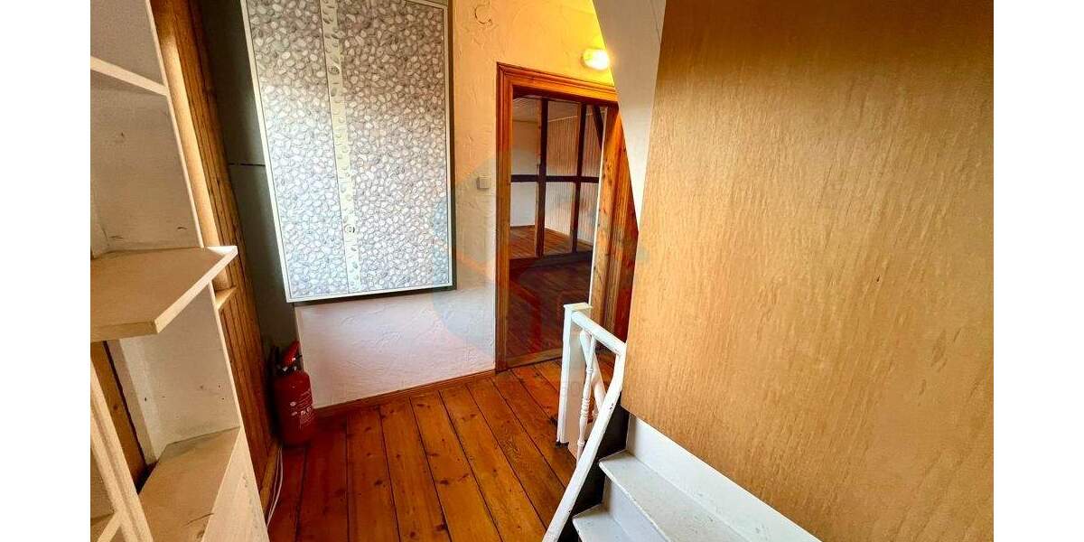 Einfamilienhaus Butzbach / Hoch-Weisel Hoch-Weisel - 5 Zimmer, 129 m&sup2;, 179.000&euro; | Angebot:25385969