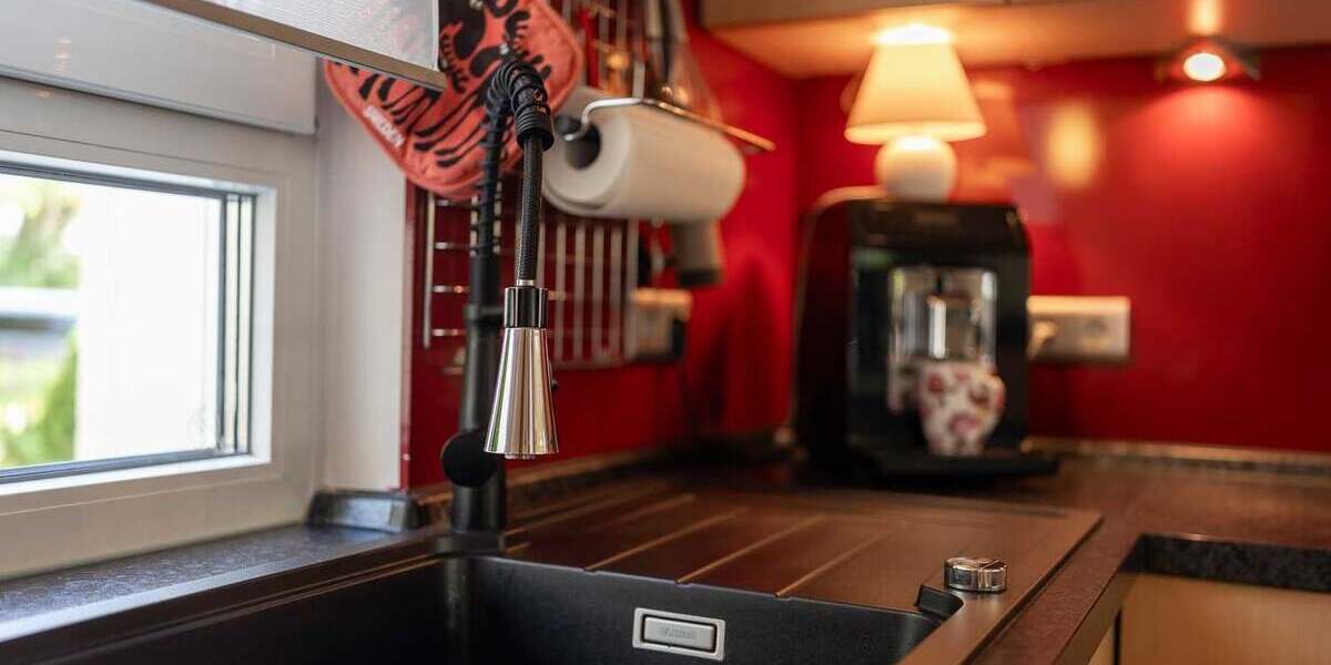 Modernisiertes Haus mit Pool & Garten in Frankfurt 4.5 zimmer