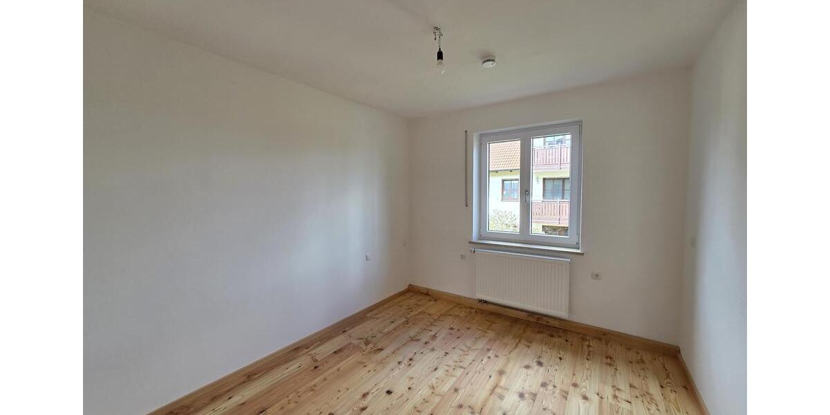 Etagenwohnung Pastetten - 4 Zimmer, 100 m&sup2;, 1.550&euro; | Angebot:26680478
