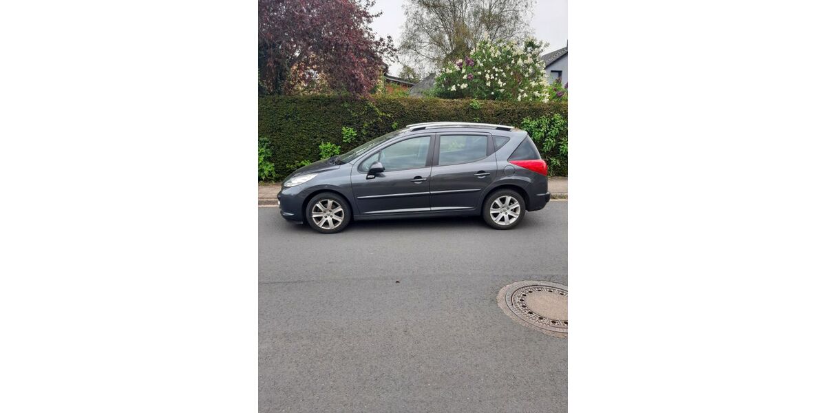 Peugeot 207 97.000 km 2.590 &euro; Braunschweig 38108