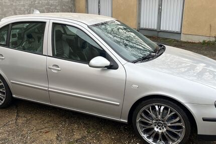 Seat Leon 114.000 km 5.500 &euro; Pegau 04523