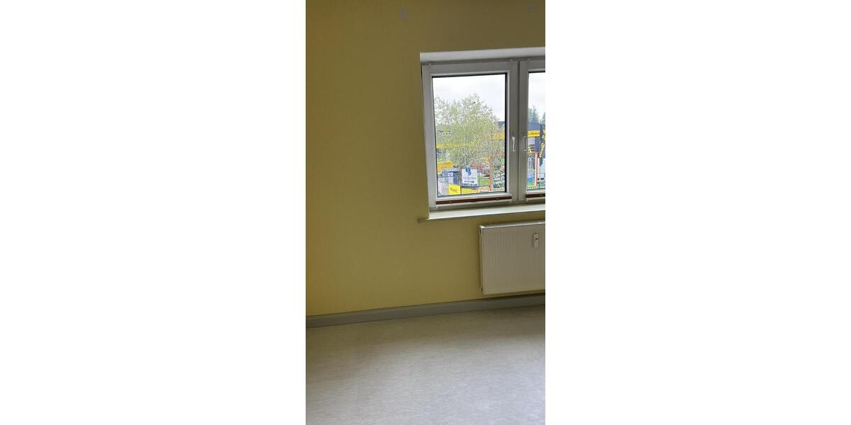 Etagenwohnung Glauchau - 3 Zimmer, 60 m&sup2;, 355&euro; | Angebot:26368561