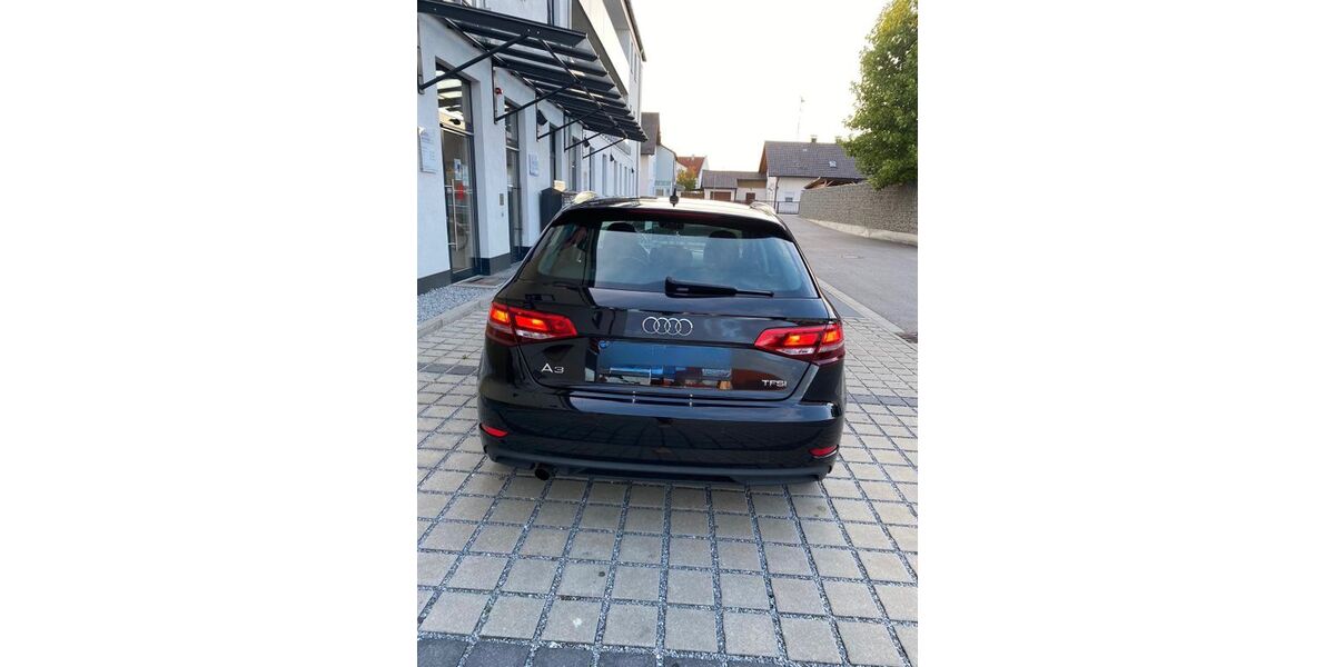 Audi A3 83.000 km 14.600 &euro; Essenbach 84051