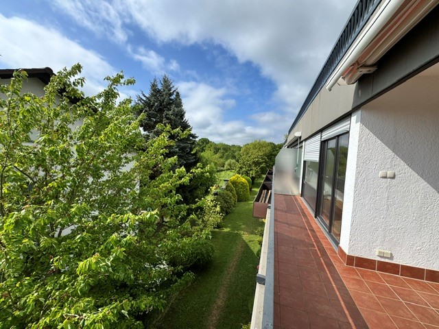 Wohnung mit Aussicht in absoluter Ruhelage von Friedrichsdorf! - Etagenwohnung Friedrichsdorf | Angebot:26644850