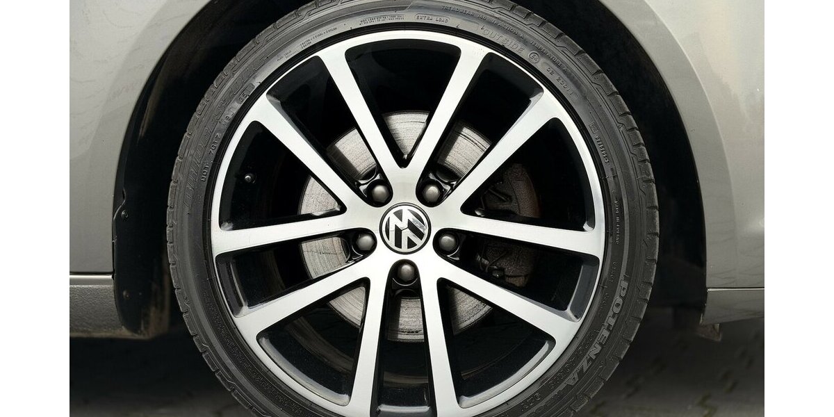 VW Touran R-Line / Leder / 7Sitze / 1.Hd / Navi 125.000 km 11.900 &euro; Mönchengladbach 41066