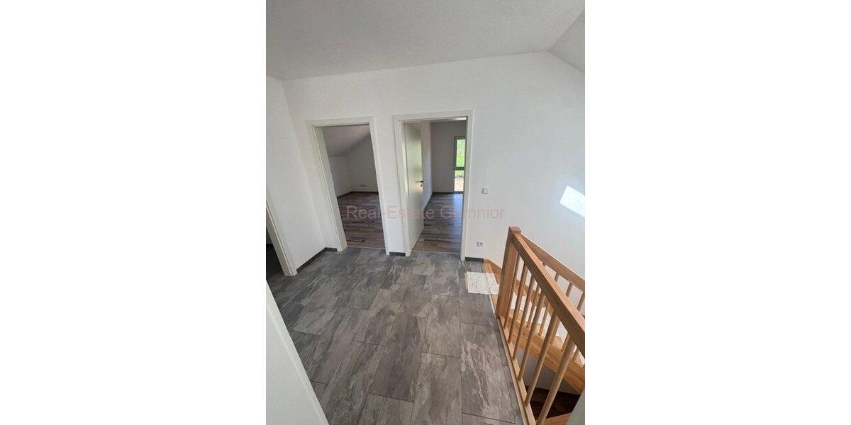 Einfamilienhaus Eschenbach in der Oberpfalz - 4 Zimmer, 126 m&sup2;, 2.100&euro; | Angebot:26348912
