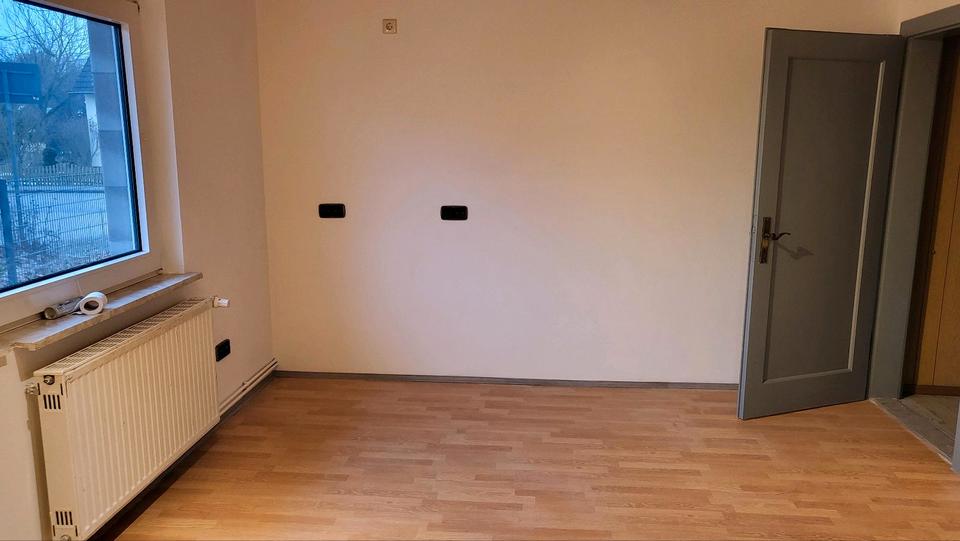 Einfamilienhaus Hillerse - 8 Zimmer, 220 m&sup2;, 1.600&euro; | Angebot:25246222