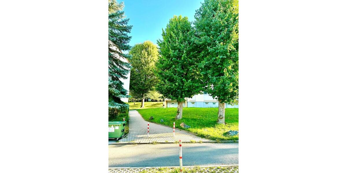 Sonnige ruhige 3 Z-Wohnung mit EBK,Balkon,Garten,Stellplatz,im EG 3 zimmer