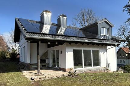 Haus Coburg - 6 Zimmer, 217 m&sup2;, 2.080&euro; | Angebot:25403942