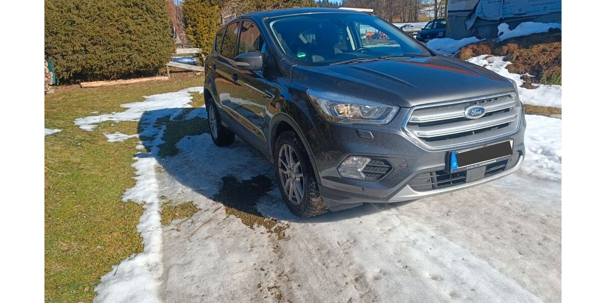 Ford Kuga 132.000 km 14.900 &euro; Oy-Mittelberg 87466