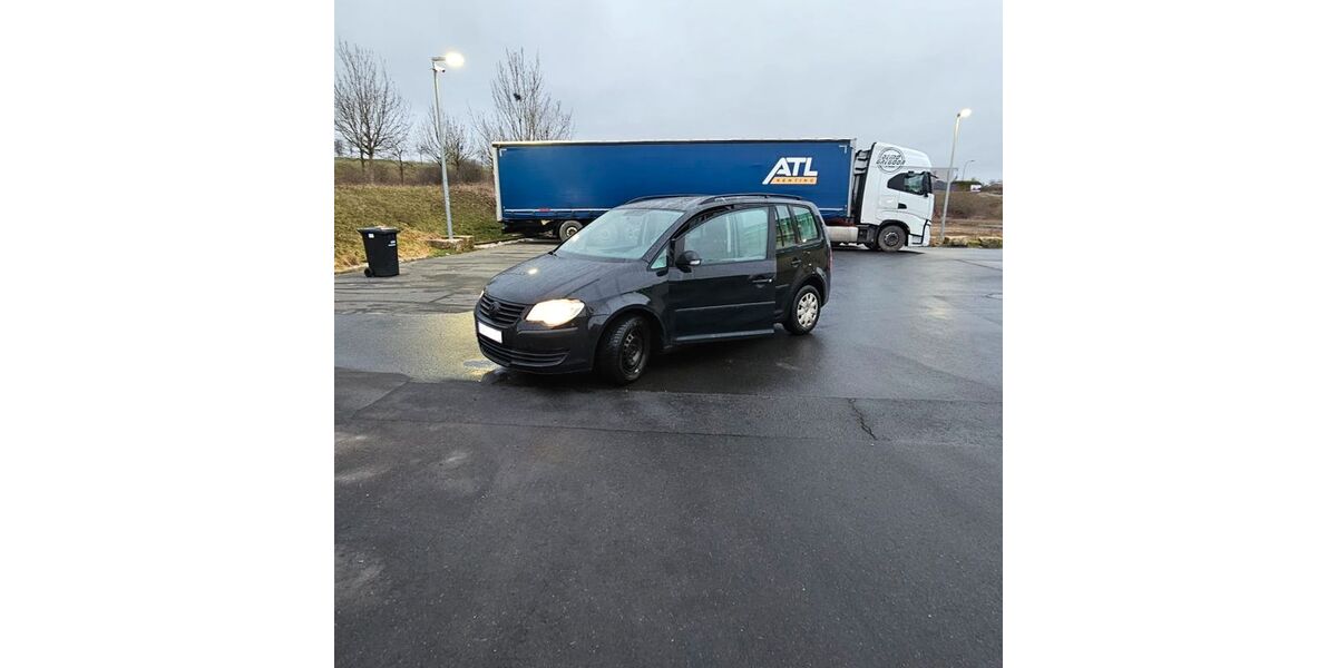 VW Touran 323.000 km 3.000 &euro; Badem 54657
