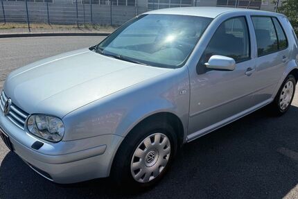 VW Golf 159.000 km 2.890 &euro; ichtershausen 99334