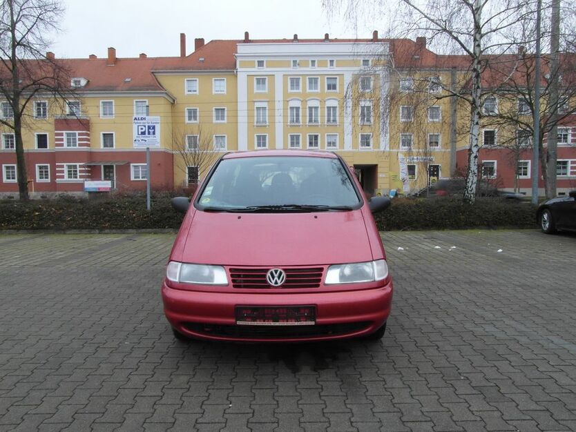 VW Sharan 316.855 km 1.599 € Dresden 01237