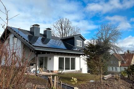 Haus Coburg - 7 Zimmer, 214 m&sup2;, 2.100&euro; | Angebot:25050705