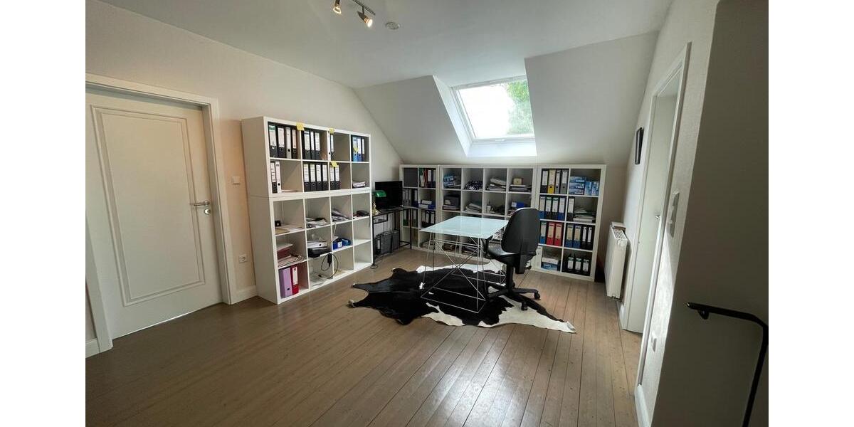 Einfamilienhaus Versmold - 5 Zimmer, 210 m&sup2;, 2.950&euro; | Angebot:26442223
