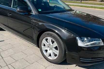 Audi A8 210.000 km 15.200 &euro; Regensburg 93055