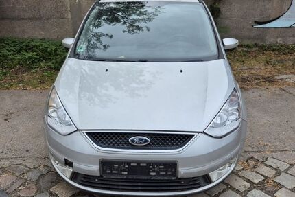 Ford Galaxy 426.000 km 1.800 € Berlin 13055