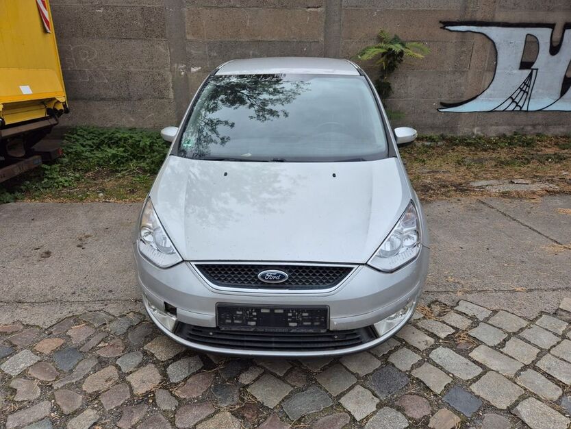 Ford Galaxy 426.000 km 1.800 € Berlin 13055