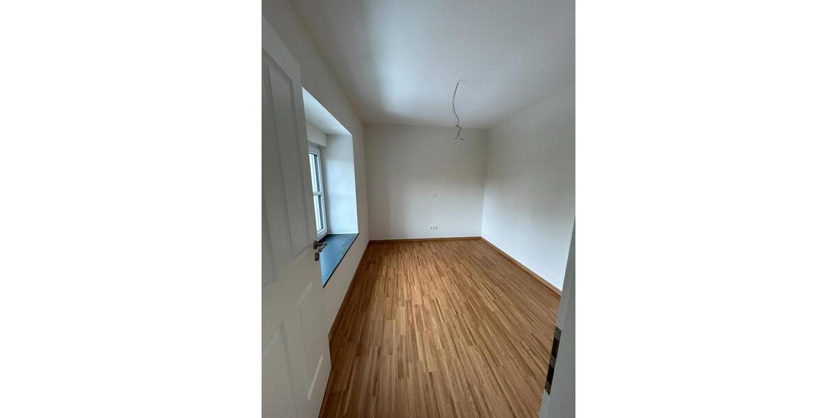Etagenwohnung Rittersdorf - 4 Zimmer, 130 m&sup2;, 1.250&euro; | Angebot:26057950