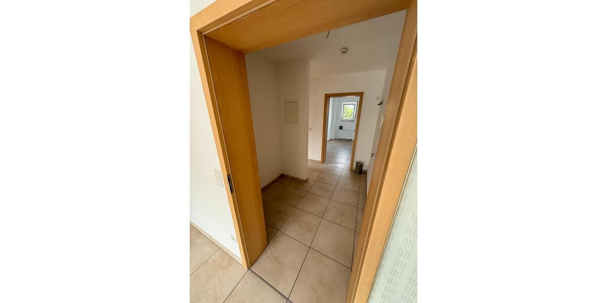 Dachgeschoßwohnung Bonn Gielgen - 3 Zimmer, 68 m&sup2;, 850&euro; | Angebot:24839125