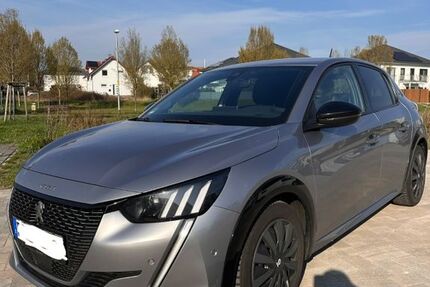 Peugeot 208 85.000 km 13.990 &euro; Haßloch 67454