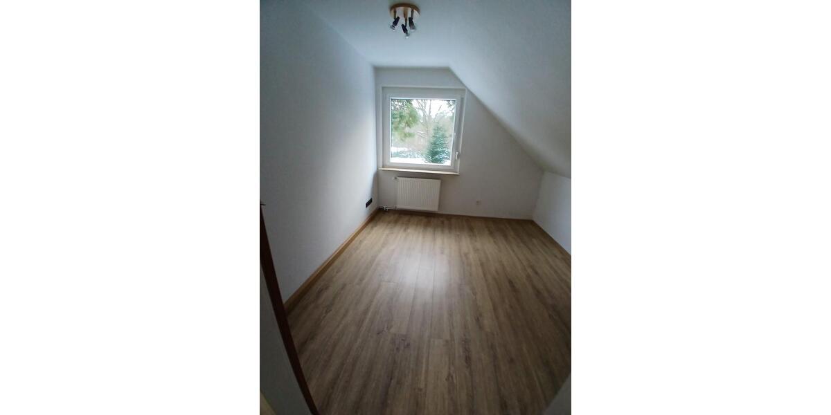 Etagenwohnung Westerstede - 3 Zimmer, 100 m&sup2;, 900&euro; | Angebot:24850246