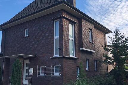 StadtvillaEinfamilienhaus zu vermieten zimmer