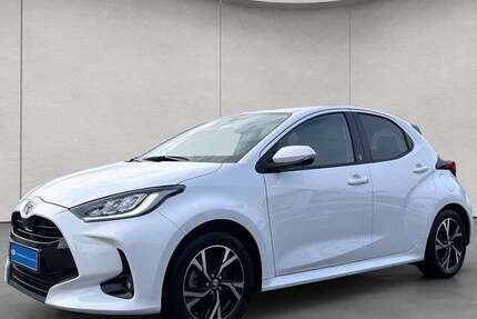 Toyota Yaris 11.860 km 21.980 &euro; Esslingen am Neckar 73730