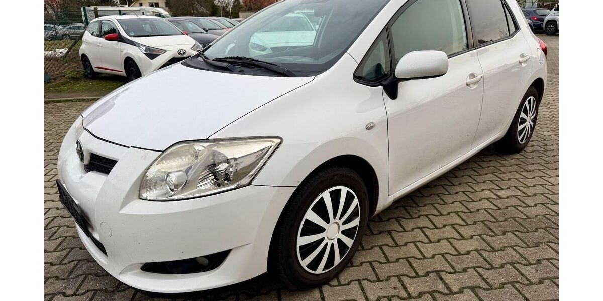 Toyota Auris 139.000 km 3.000 &euro; Zwenkau OT Löbschütz 04442