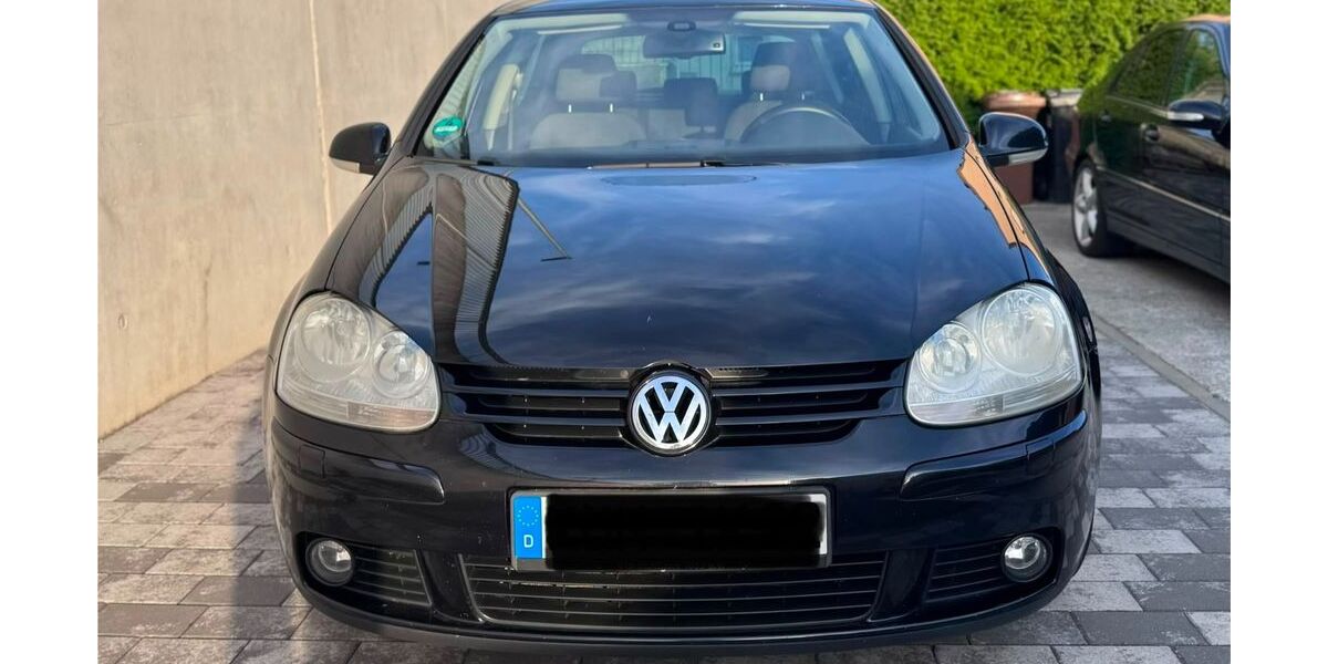 VW Golf 261.000 km 2.499 &euro; Künzelsau 74653