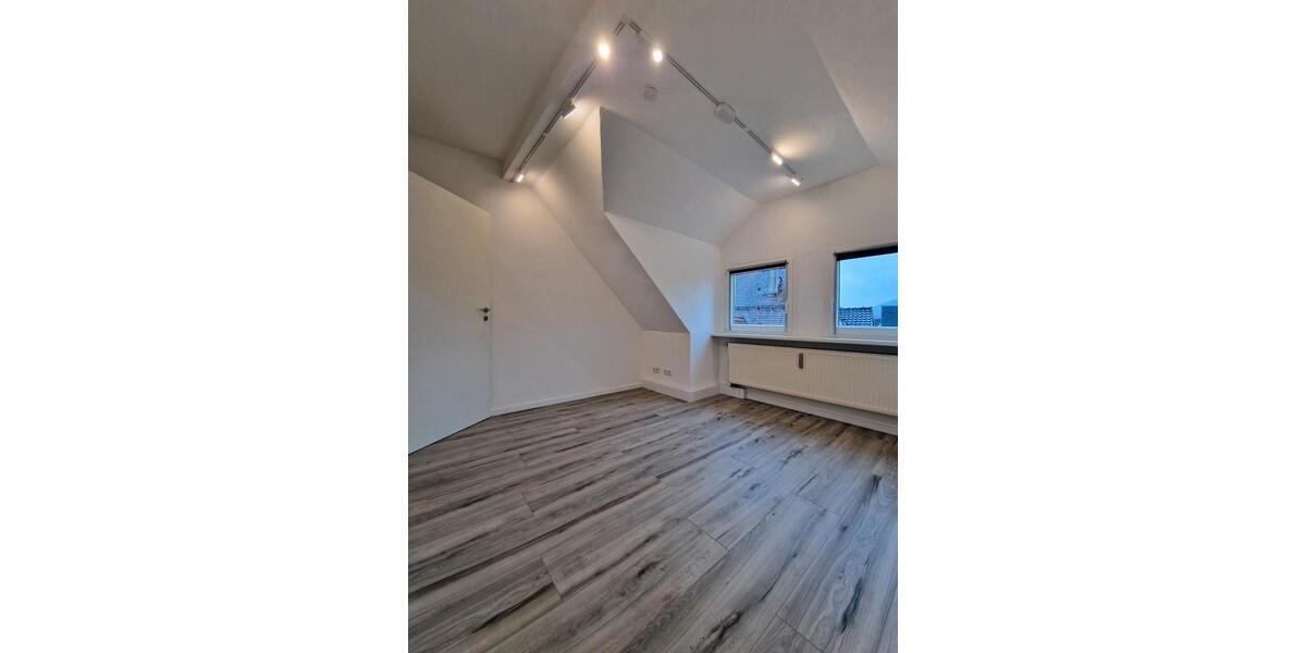 Dachgeschoßwohnung Coburg - 4.5 Zimmer, 96 m&sup2;, 940&euro; | Angebot:26137416