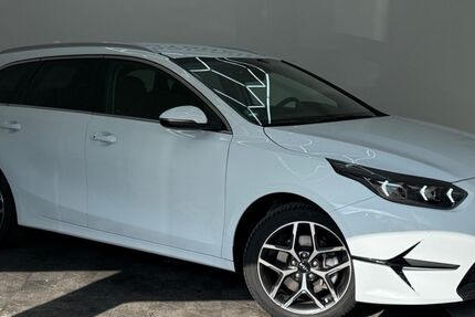 Kia ceed Sportswagon 4.900 km 20.999 &euro; Radevormwald 42477