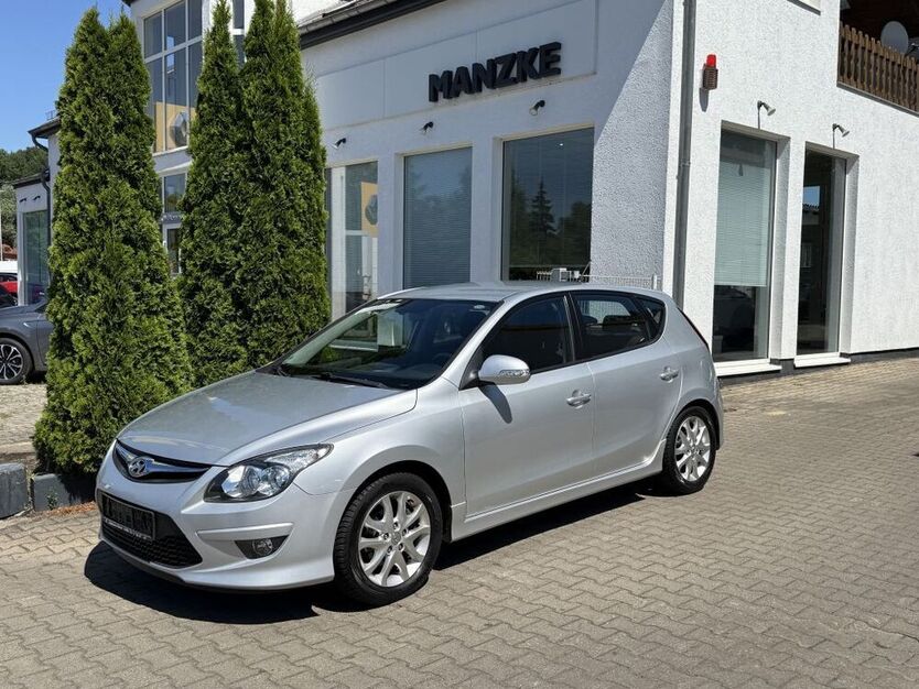 i30