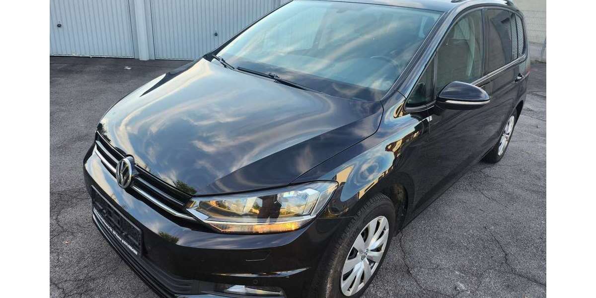 VW Touran 212.884 km 8.999 &euro; Hemer 58675
