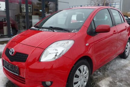 Toyota Yaris 120.000 km 3.950 &euro; Lübeck 23560