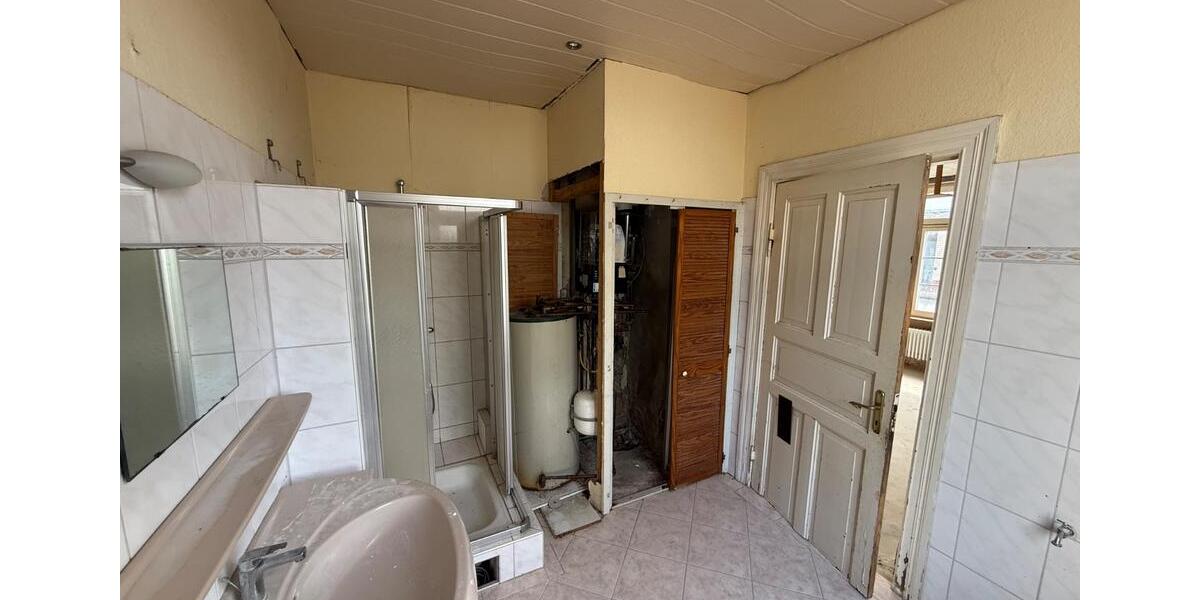 Einfamilienhaus Nordenham - 11 Zimmer, 189 m&sup2;, 199.000&euro; | Angebot:27096175
