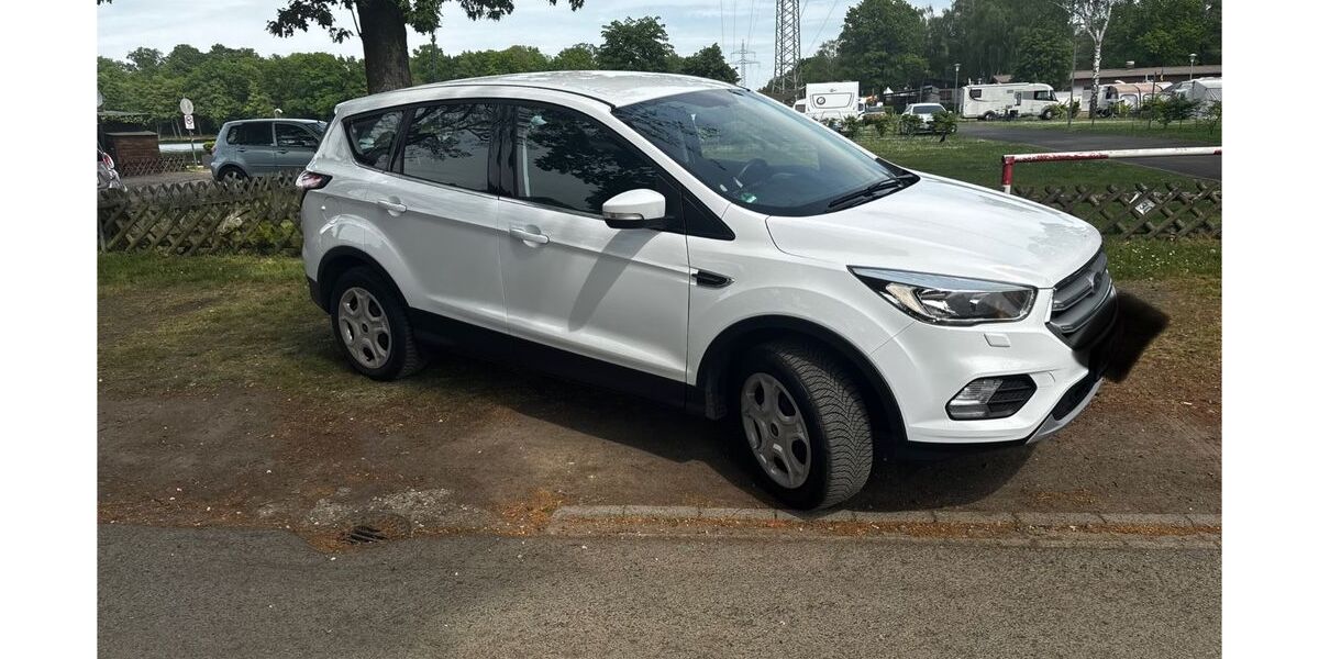 Ford Kuga 90.900 km 10.500 &euro; Hanau 63452