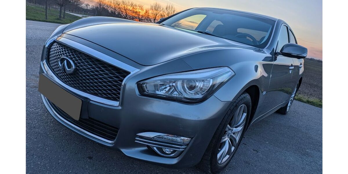 INFINITI Q70 237.000 km 8.300 &euro; Berlin 12277