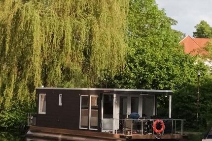 Ein Zuhause, auf dem Wasser oder im Hafen, exklusives Hausboot Neubau 2023 - Wohnung Jabel b Waren | Angebot:25595842